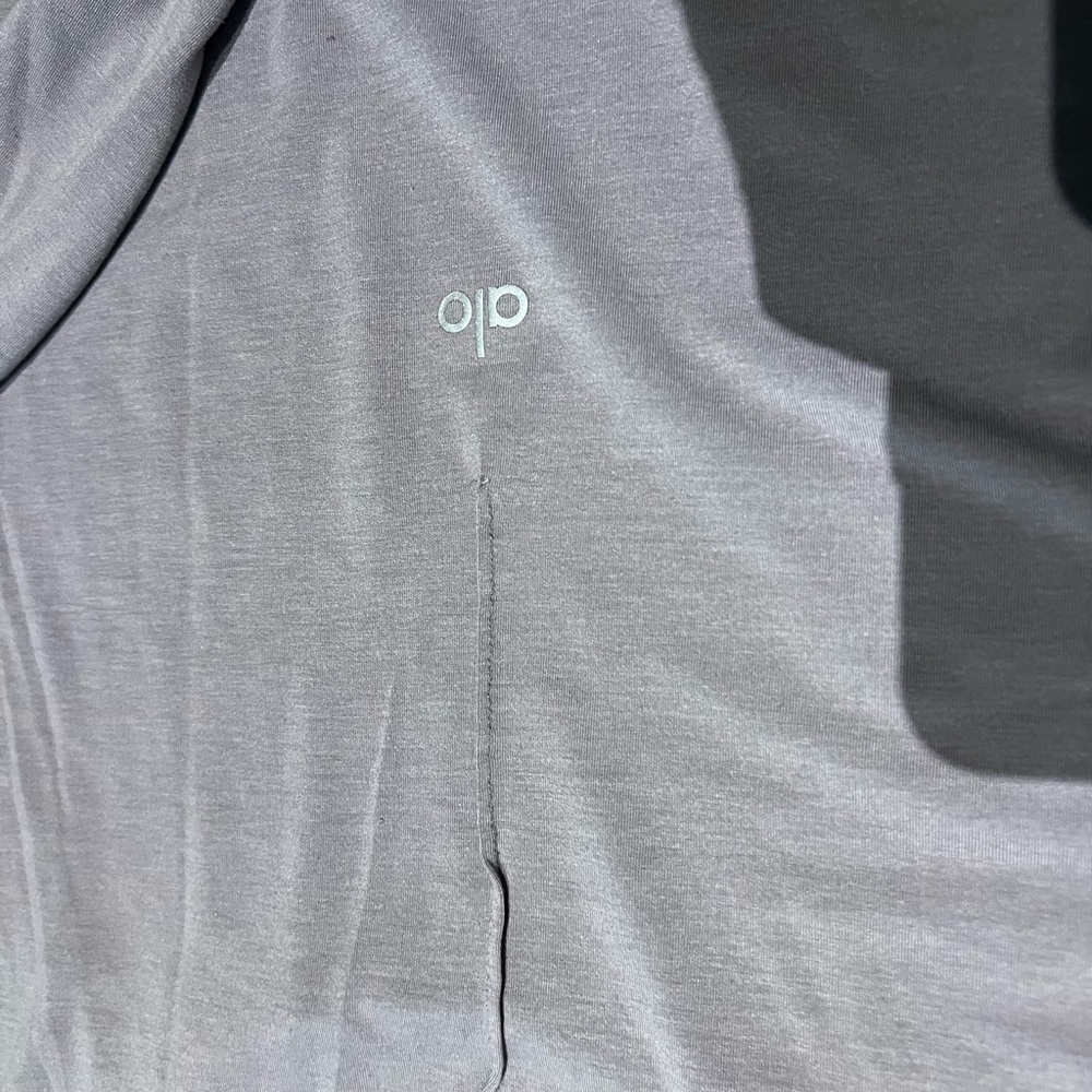 Alo Yoga Motion Long Sleeve Top ( lavender smoke) - Picture 5 of 7